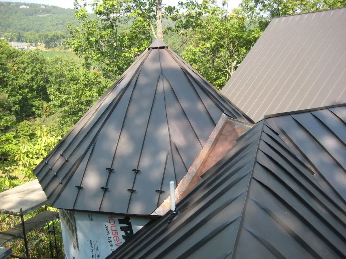 Professional Gutter Cleaning by Craftsman Roofing in Pleasant Valley