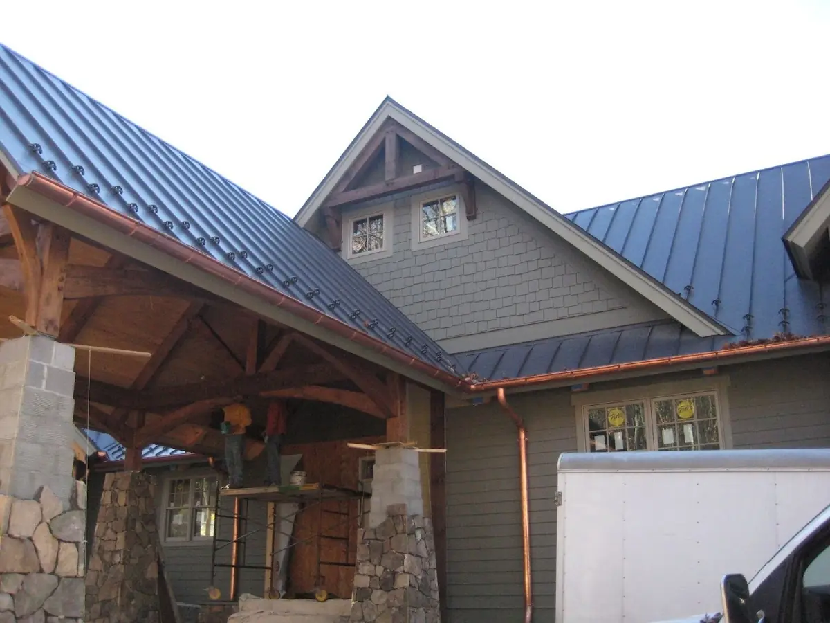 Craftsman Roofing team delivering quality roofing work in Pleasant Valley